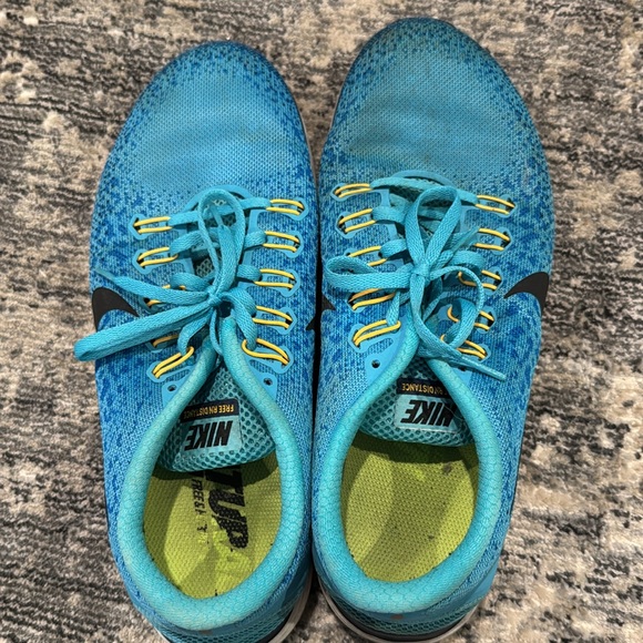 Men’s Nike running shoes - Picture 4 of 7